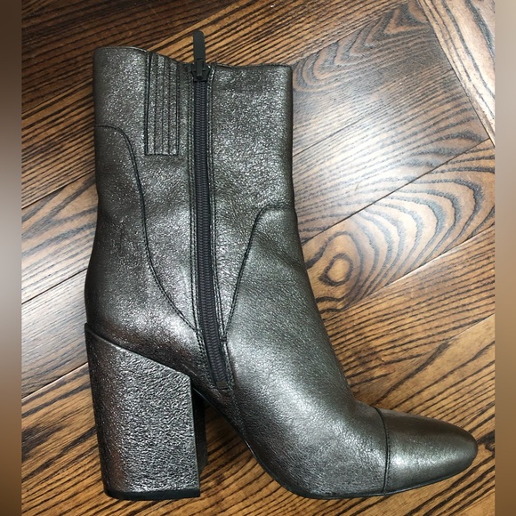 KENDALL x KYLIE Boots - Picture 6 of 11